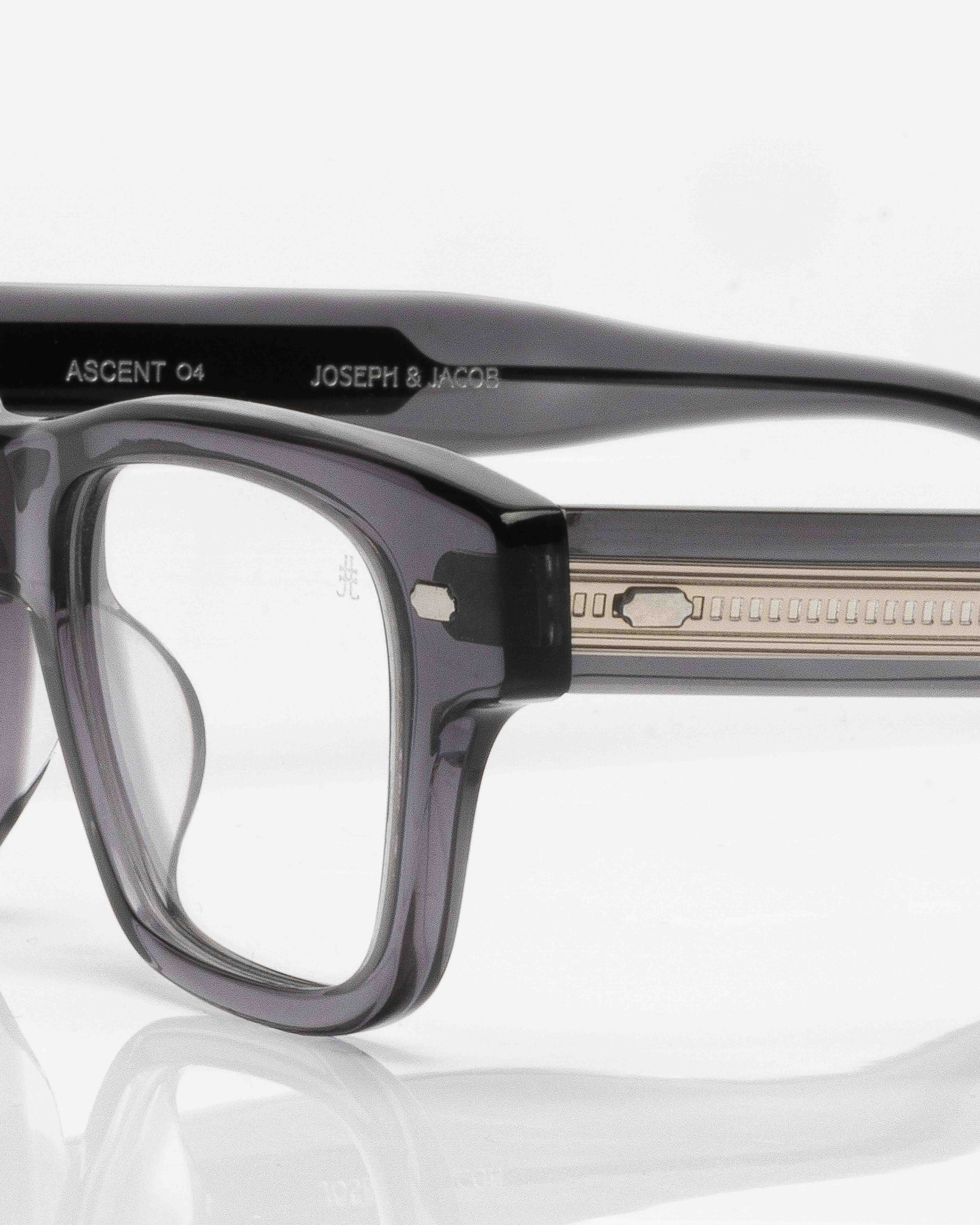 Grey transparent and Silver / Gris transparent et Argent / Optics / Optique