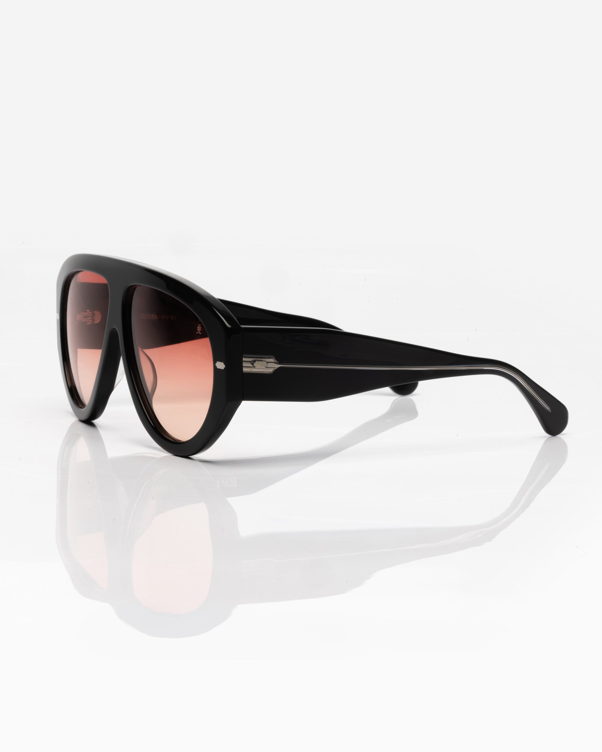 Black and Silver - Gradient Red / Noir et Argent - Dégradé rouge / Sunglasses / Solaire