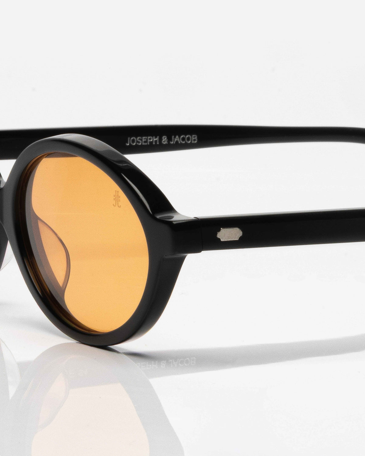 Black and Silver - Orange / Noir et Argent - Orange / Sunglasses / Solaire