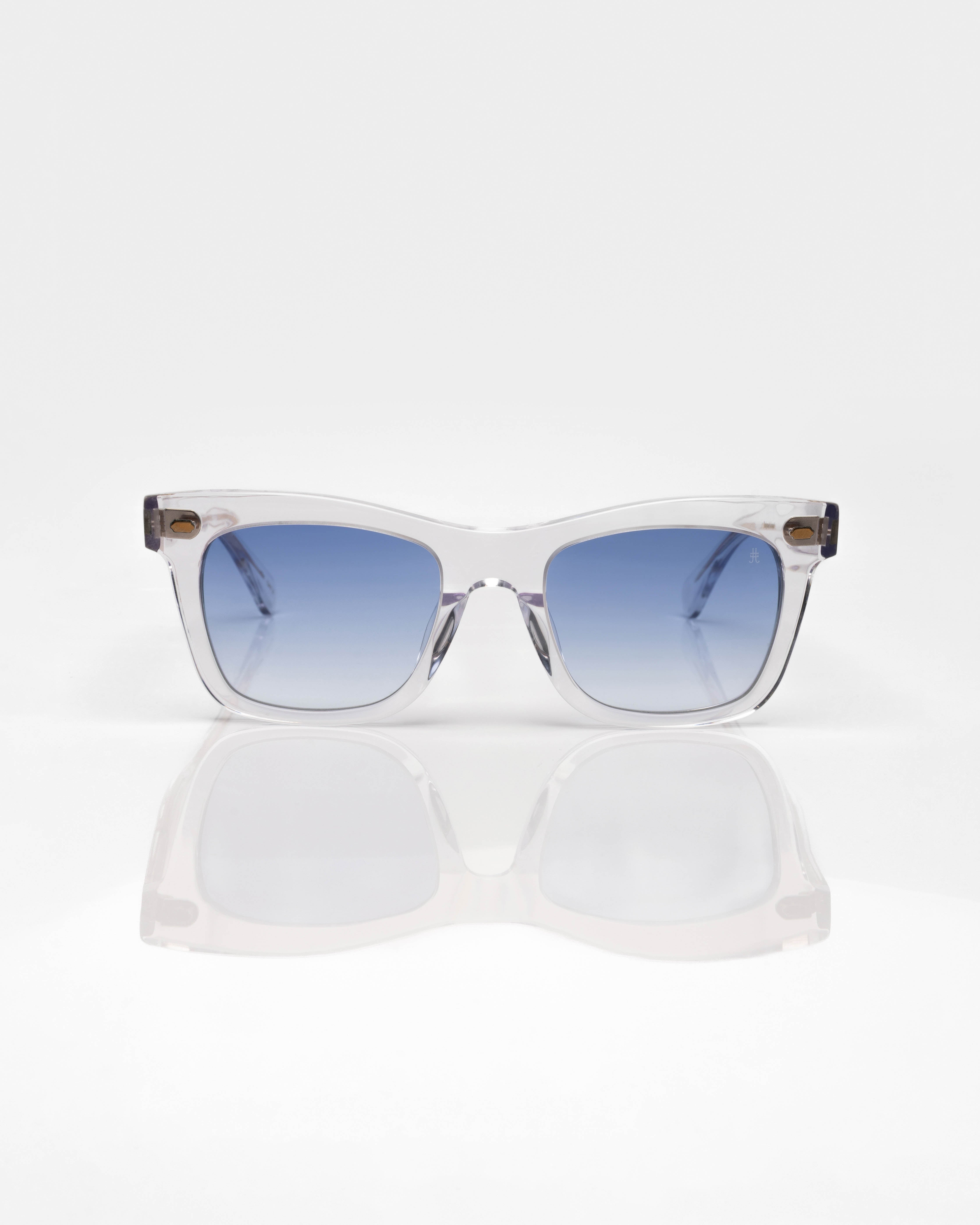 Transparent and Gold - Gradient Blue /
Transparent et Or - Dégradé Bleu / Sunglasses / Solaire