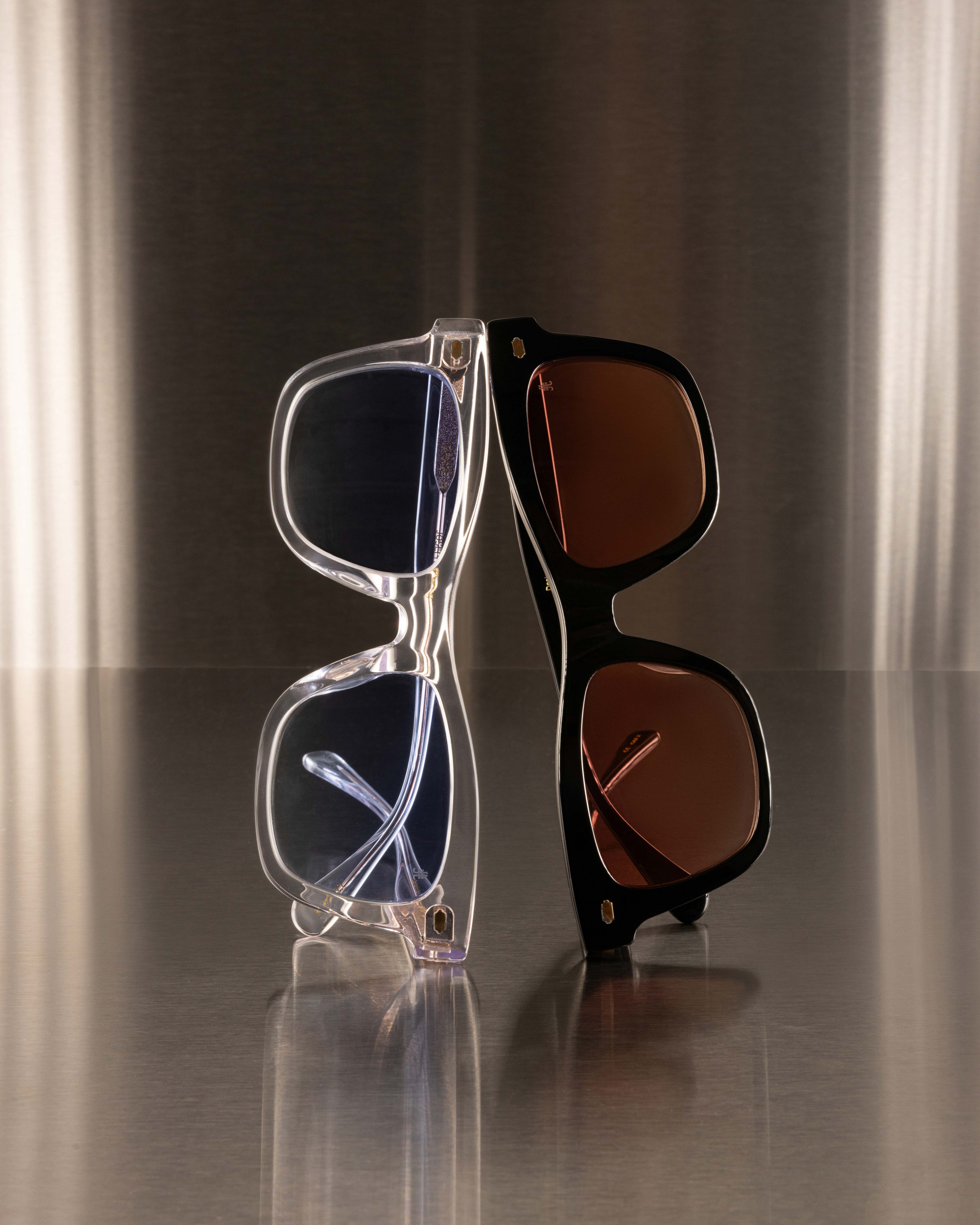 Transparent and Gold - Gradient Blue /
Transparent et Or - Dégradé Bleu / Sunglasses / Solaire