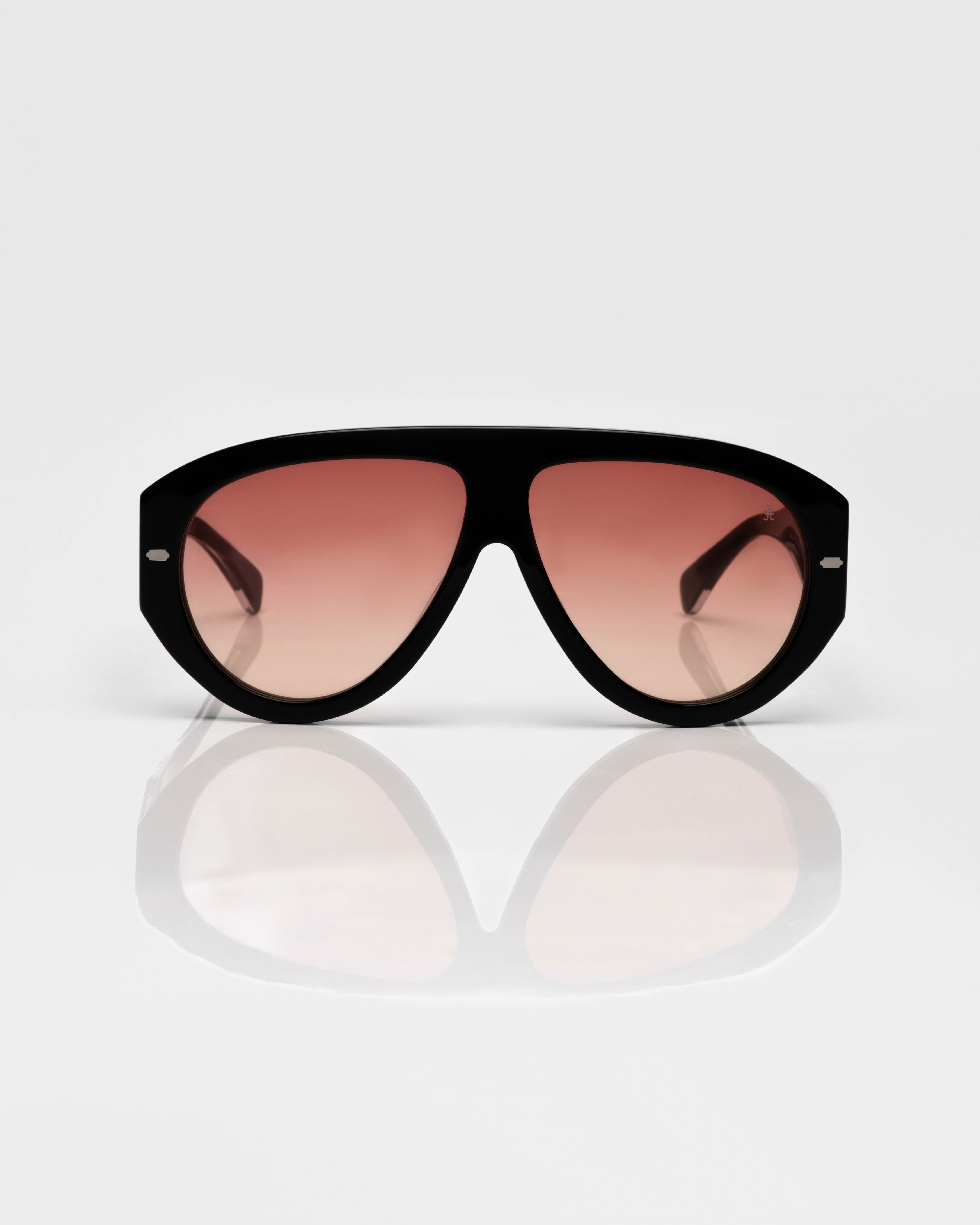 Black and Silver - Gradient Red / Noir et Argent - Dégradé rouge / Sunglasses / Solaire