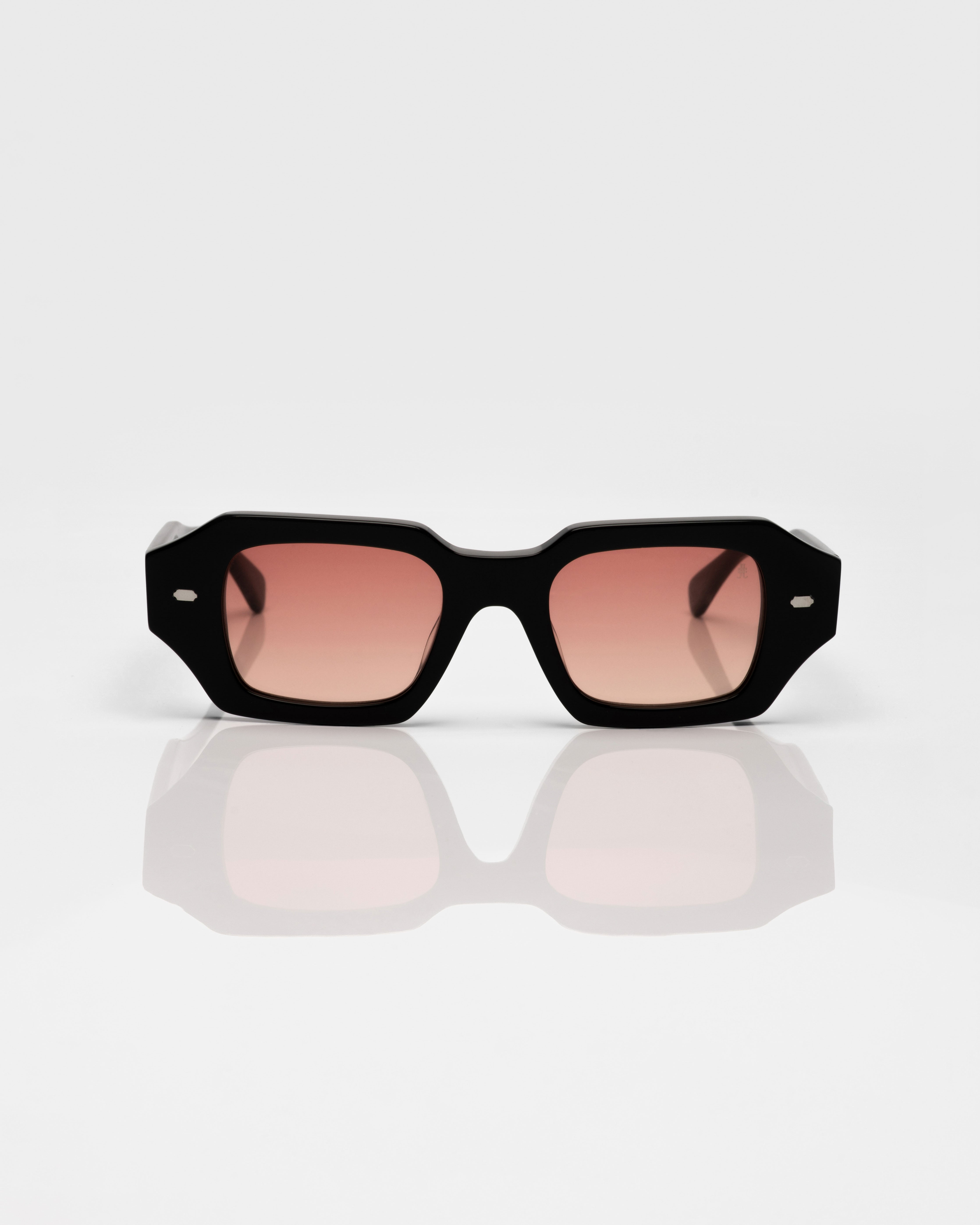 Black and Silver - Gradient Red / Noir et Argent - Dégradé rouge / Sunglasses / Solaire