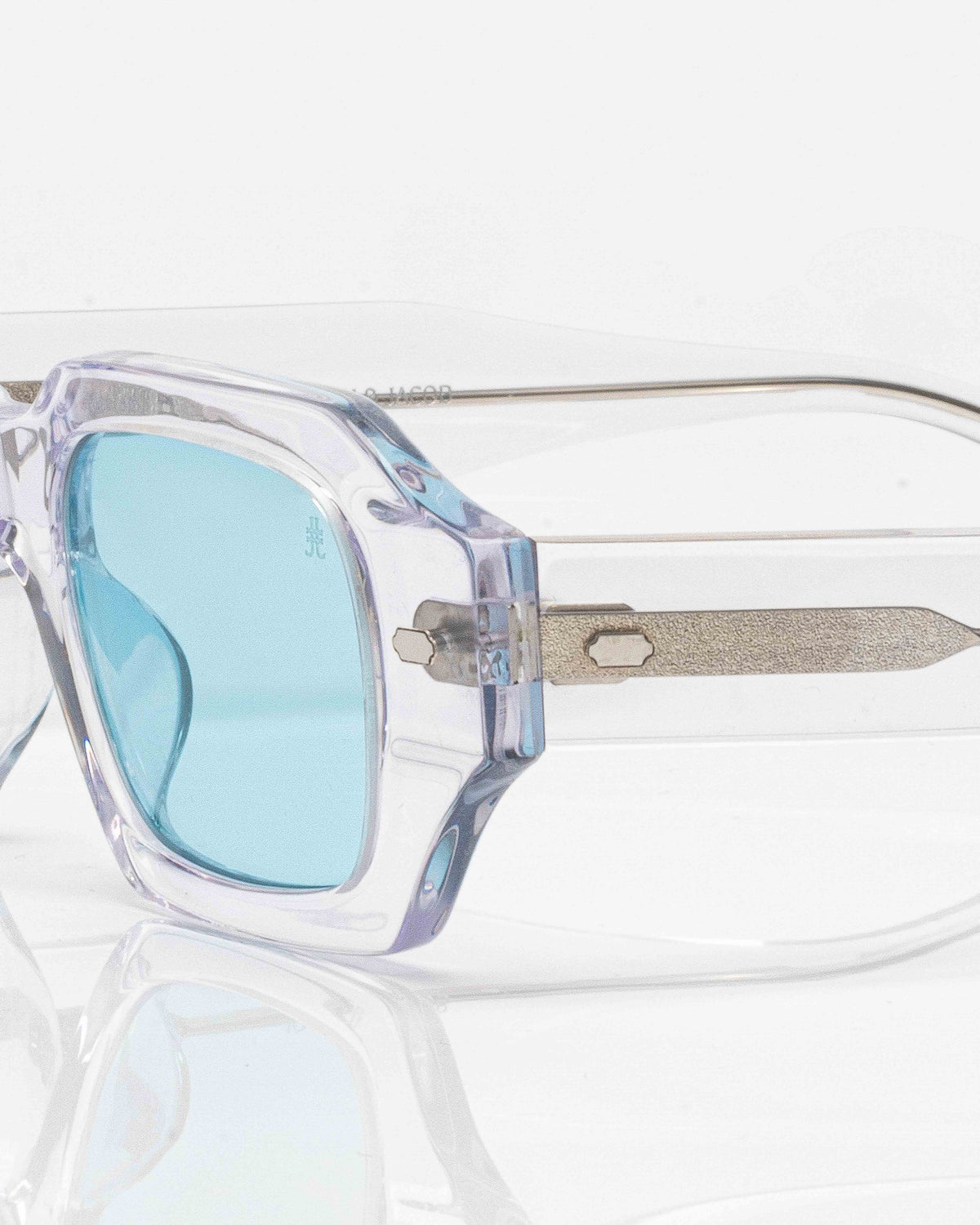 Transparent and Silver - Light Blue / Transparent et Argent - Lumière bleu / Sunglasses / Solaire