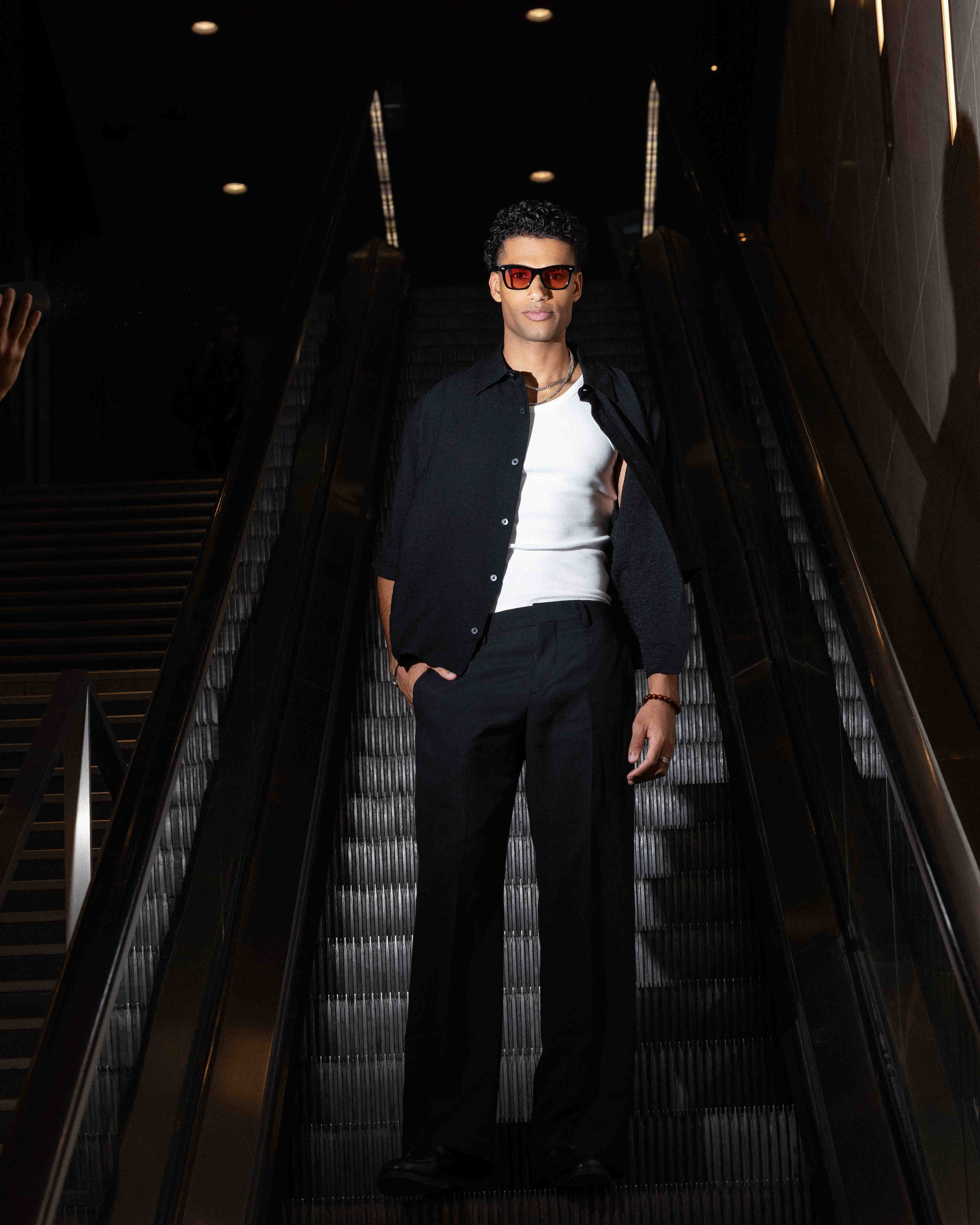 Black and Gold - Gradient Red / Noir et Or - Dégradé rouge / Sunglasses / Solaire