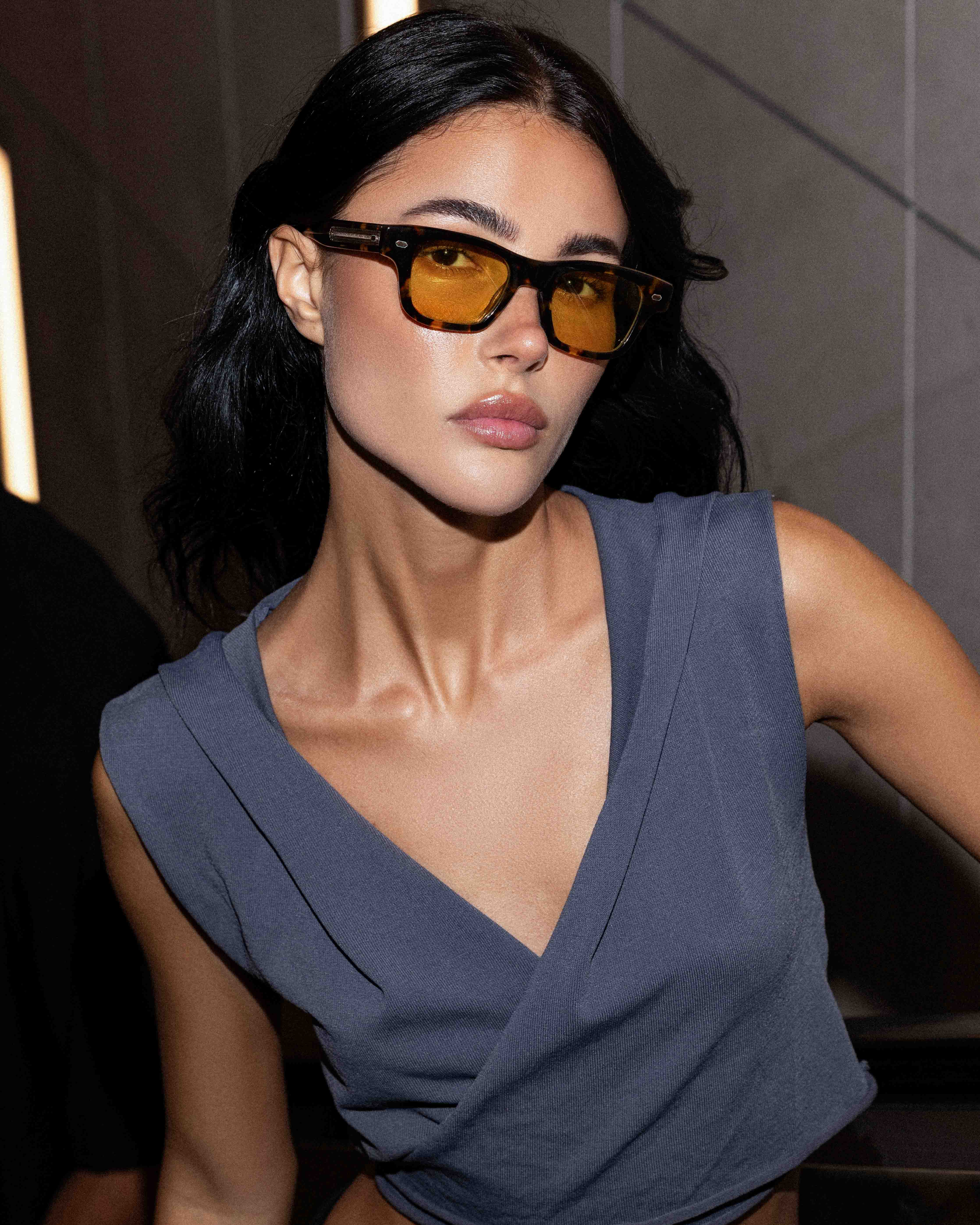 Dark Tortoise and Gold - Yellow / 
Écaille et Or - Jaune / Sunglasses / Solaire