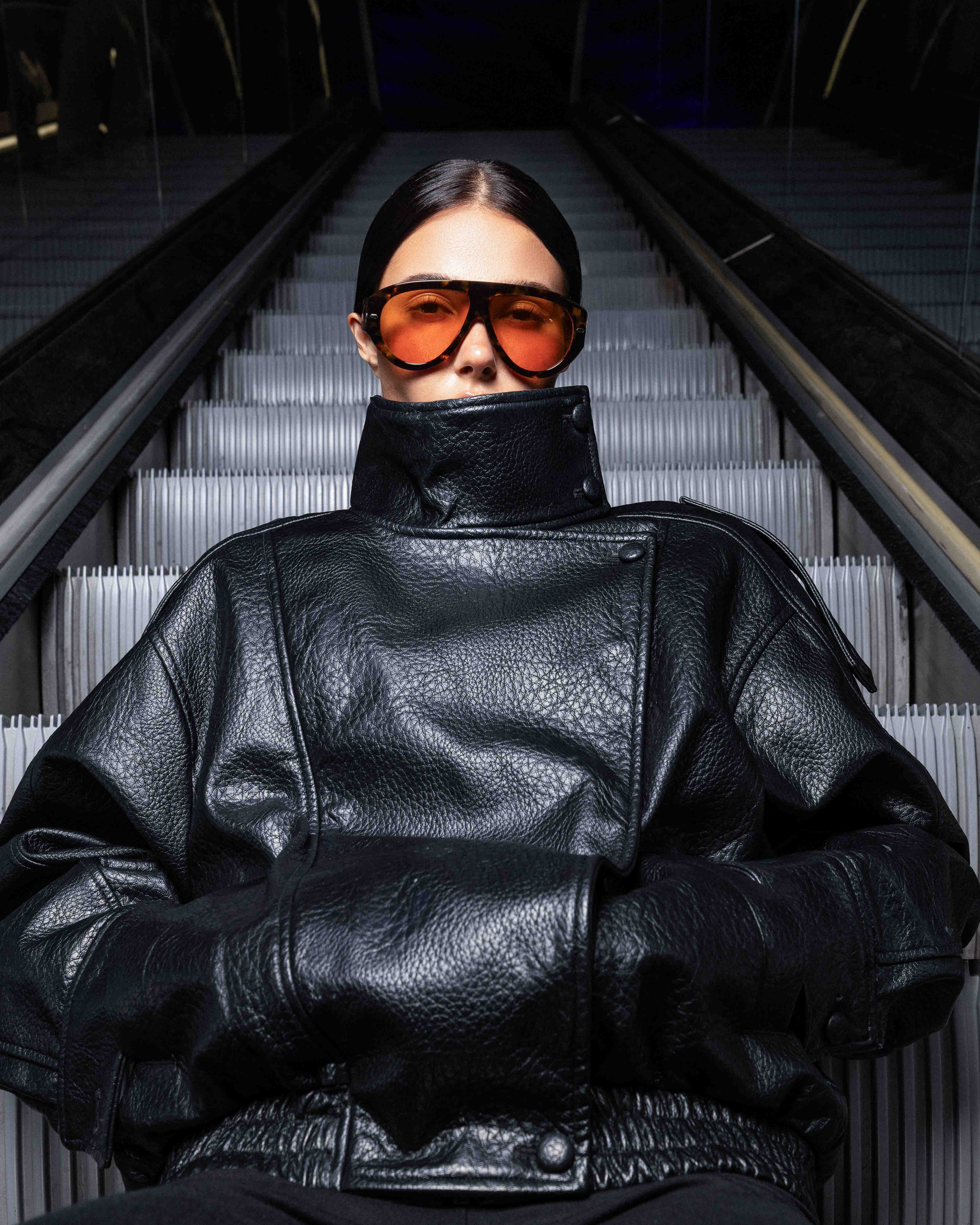 Black and Silver - Gradient Red / Noir et Argent - Dégradé rouge / Sunglasses / Solaire