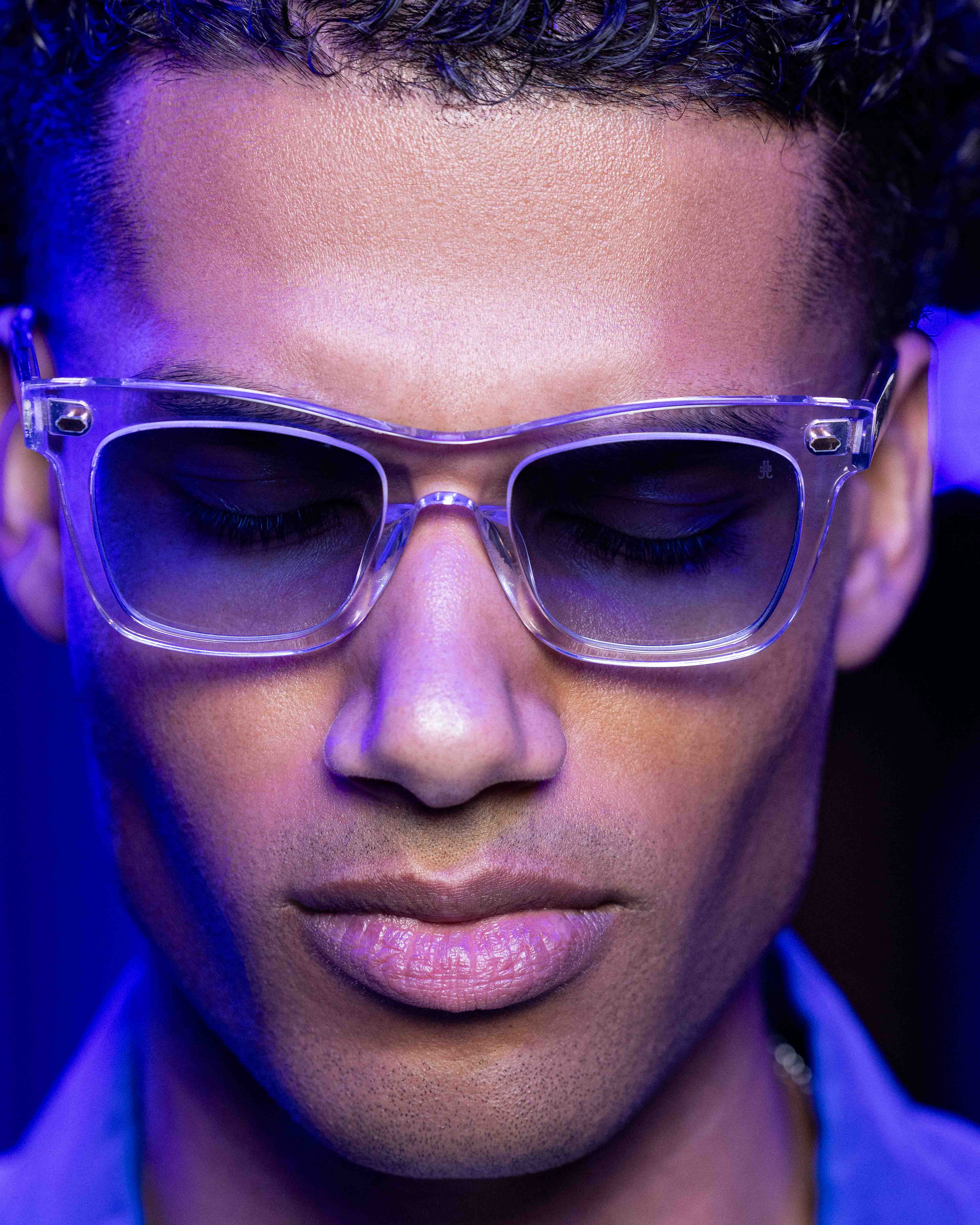 Transparent and Gold - Gradient Blue / 
Transparent et Or - Dégradé Bleu / Sunglasses / Solaire