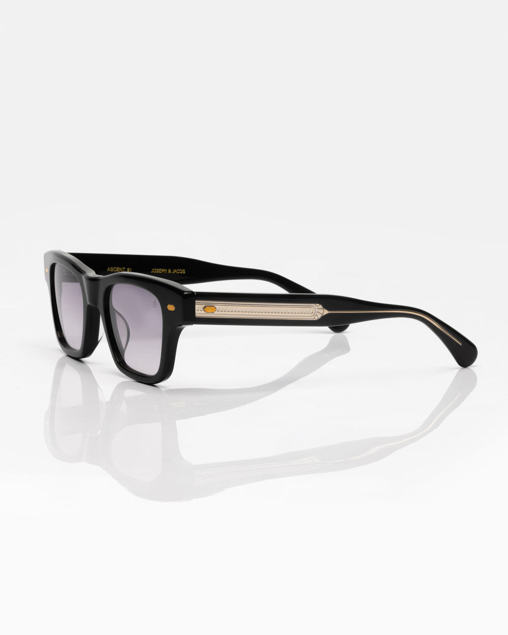 Black and Gold - Gradient Grey / 
Noir et Or - Dégradé Gris / Sunglasses / Solaire