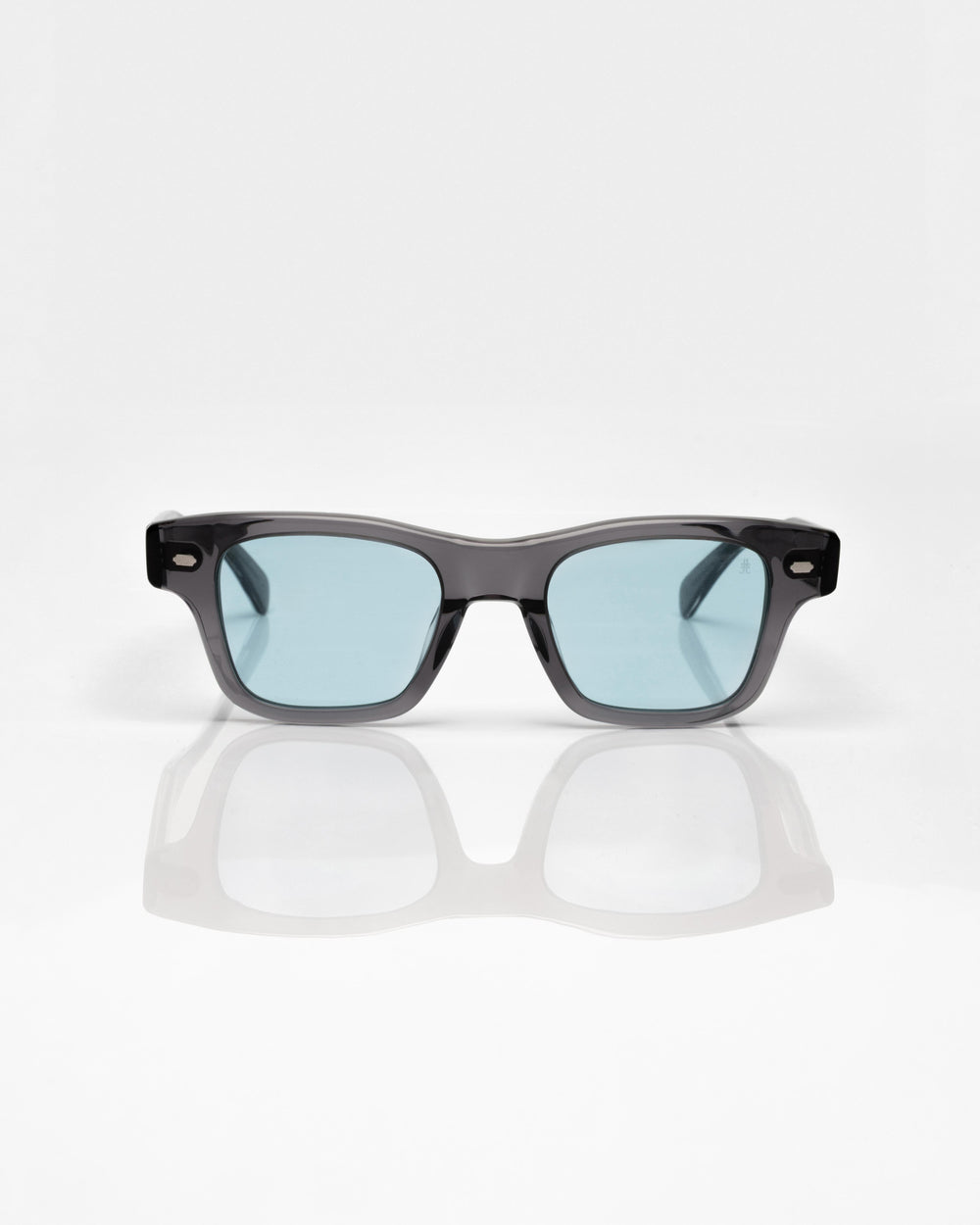 Grey Transparent and Silver - Light Blue / Gris Transparent et Argent - Lumière bleu / Sunglasses / Solaire