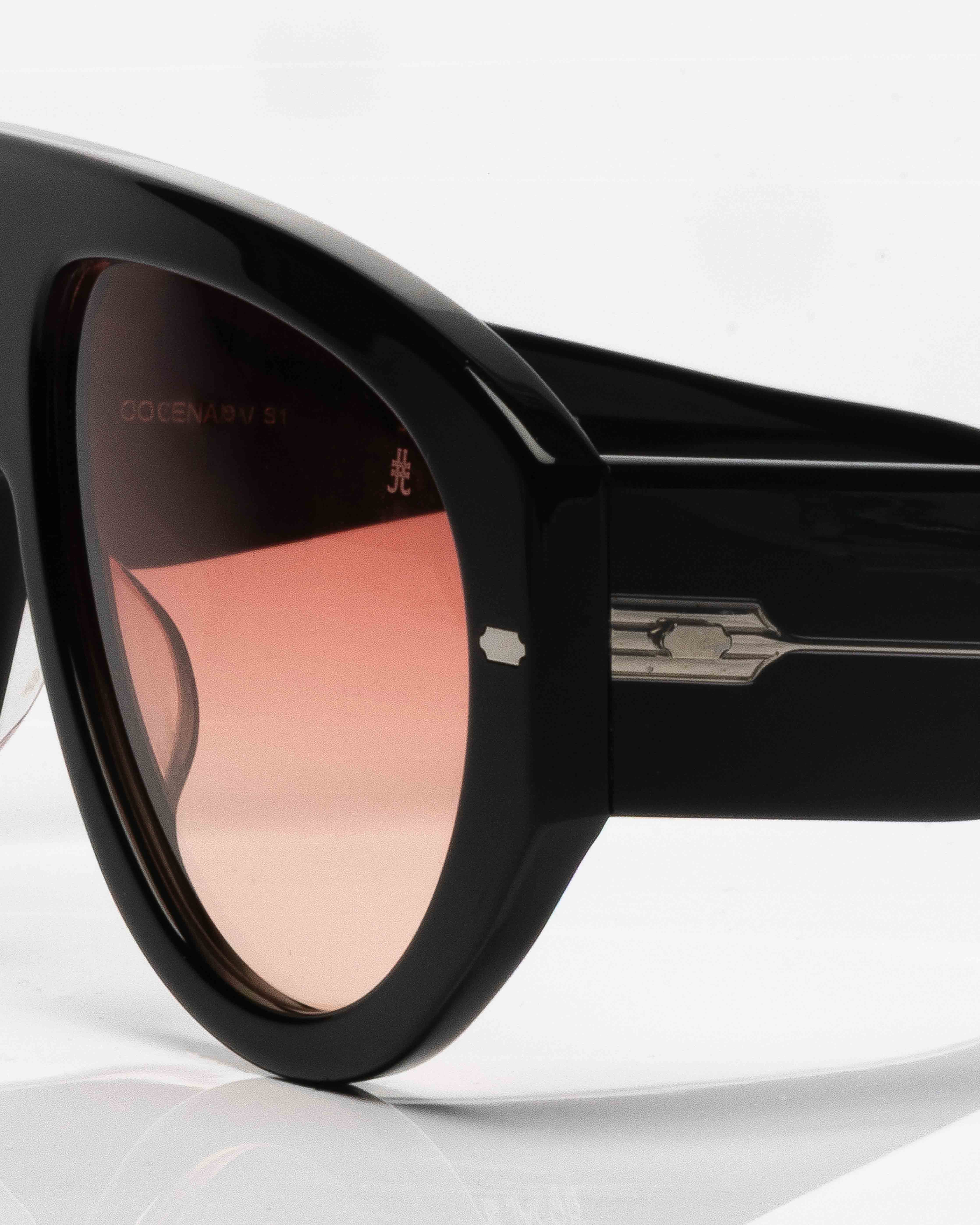 Black and Silver - Gradient Red / Noir et Argent - Dégradé rouge / Sunglasses / Solaire