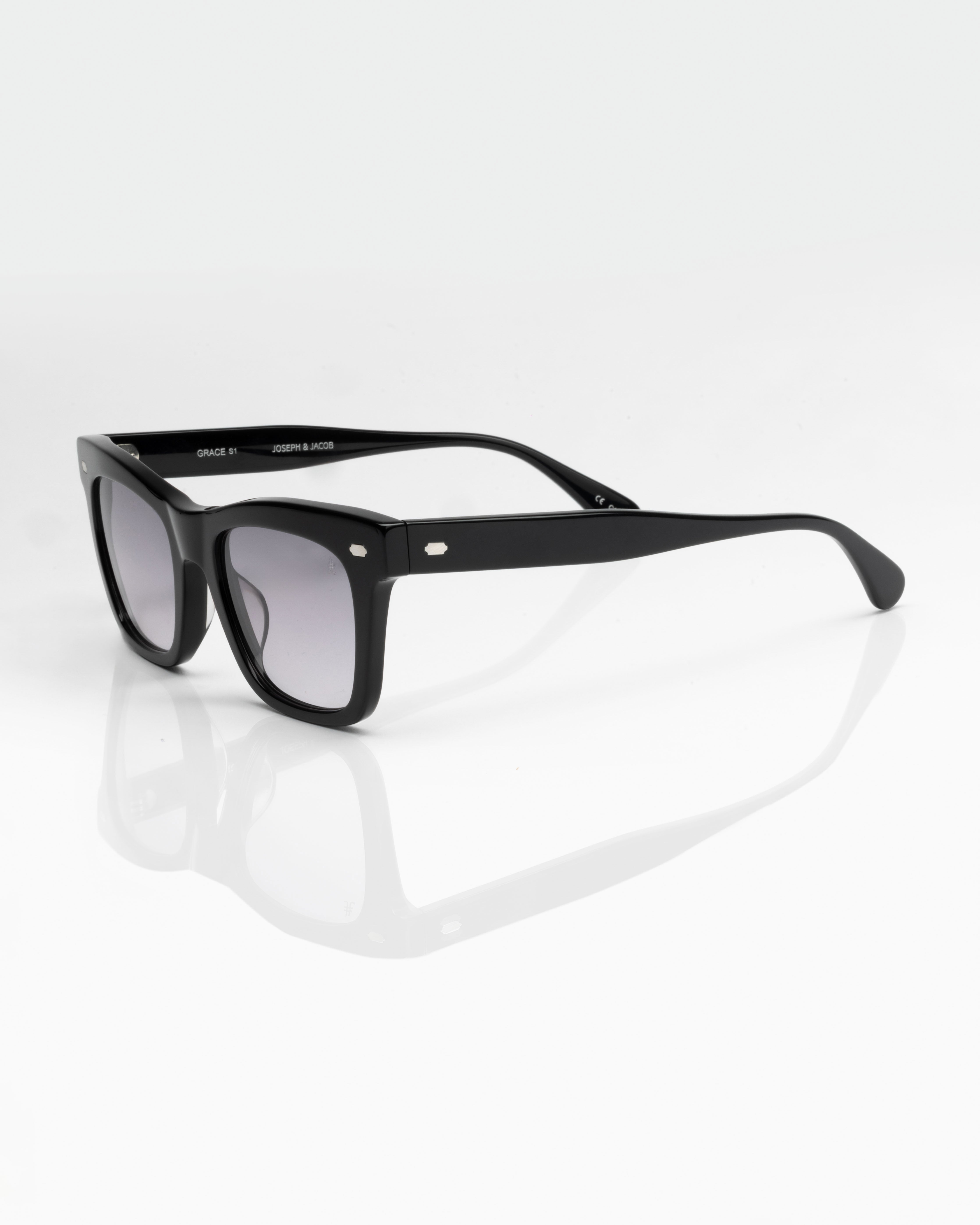Black and Silver - Gradient Grey / Noir et Argent - Dégradé Gris / Sunglasses / Solaire