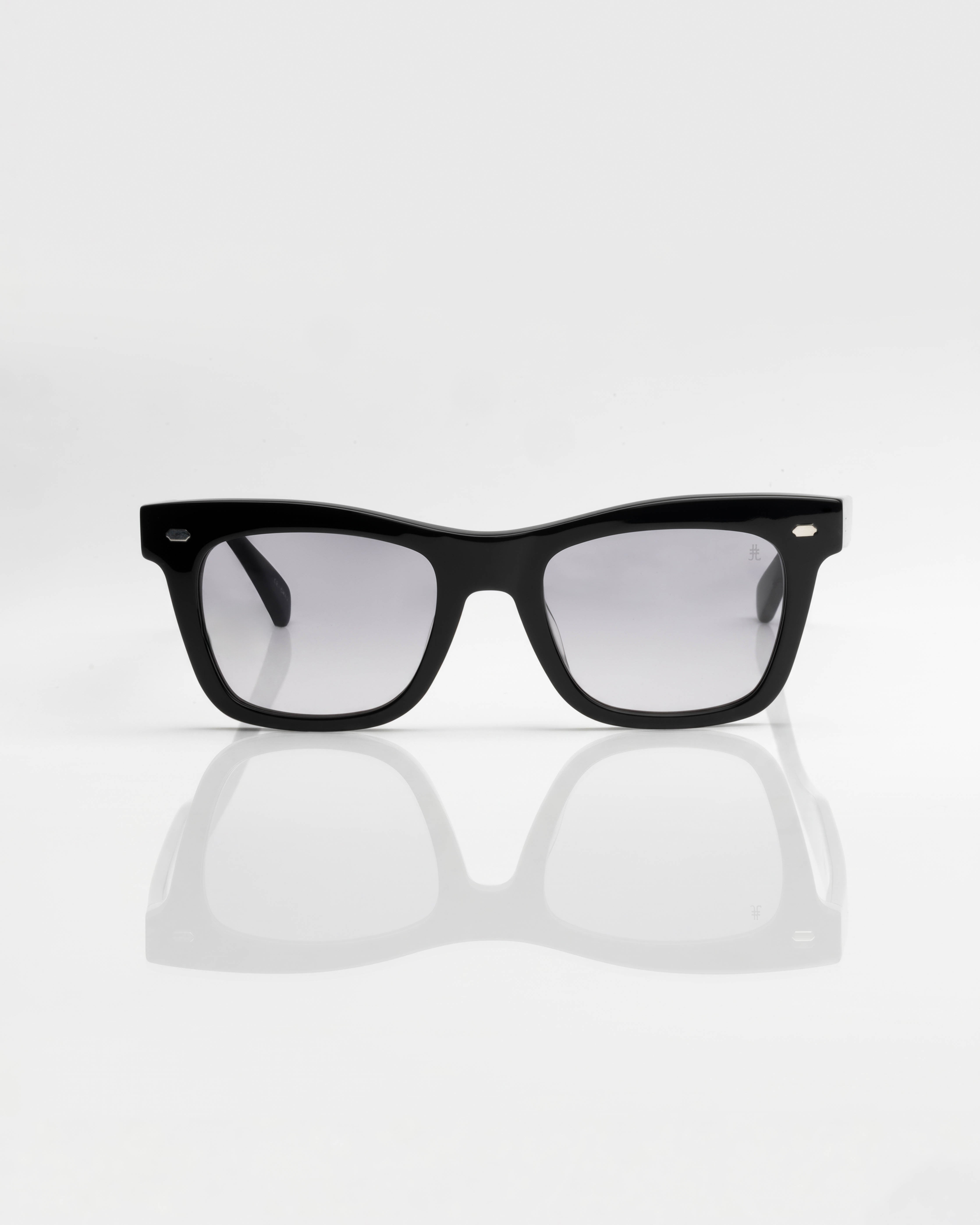 Black and Silver - Gradient Grey / Noir et Argent - Dégradé Gris / Sunglasses / Solaire