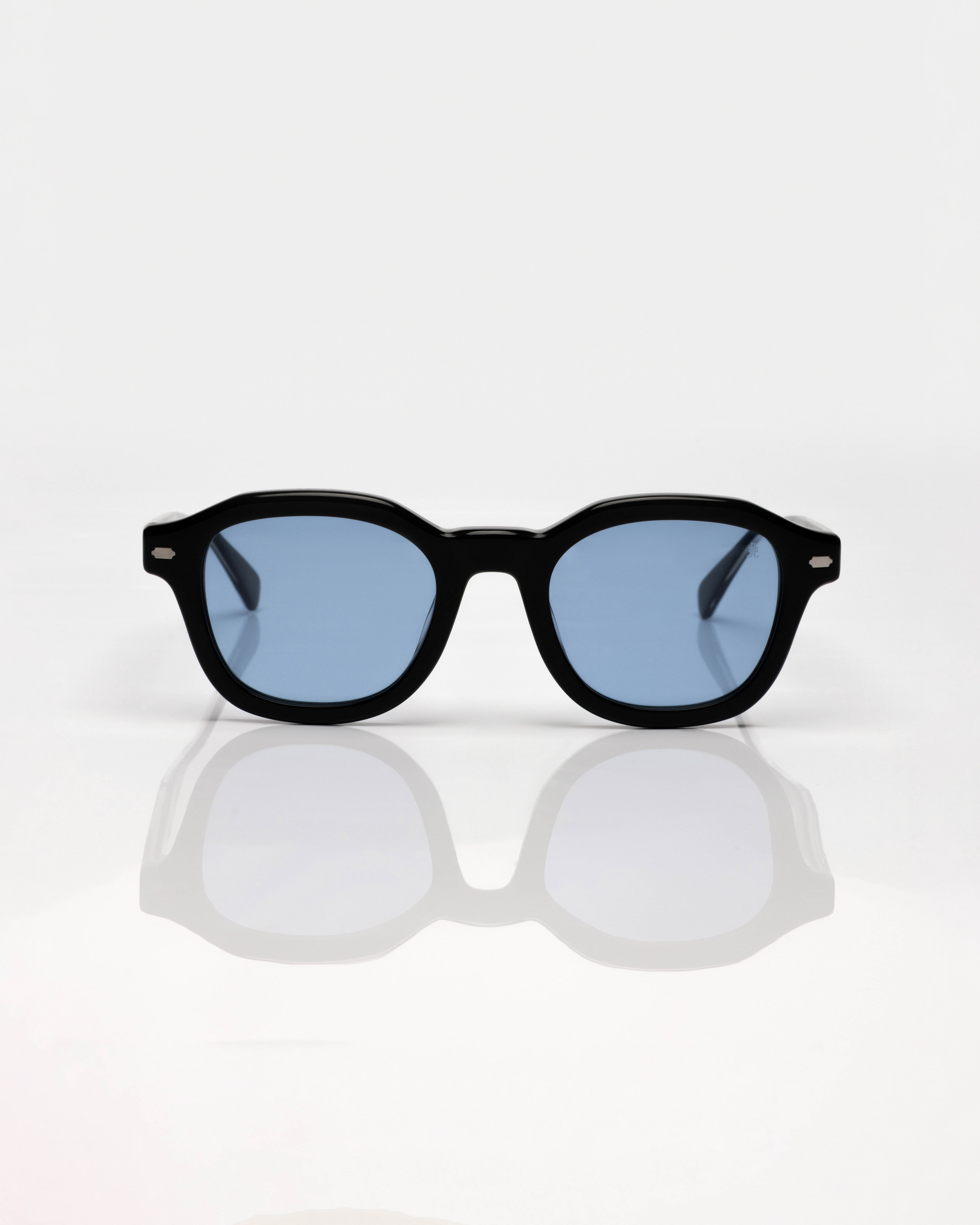 Black and Silver - Blue / Noir et Argent - Bleus / Sunglasses / Solaire