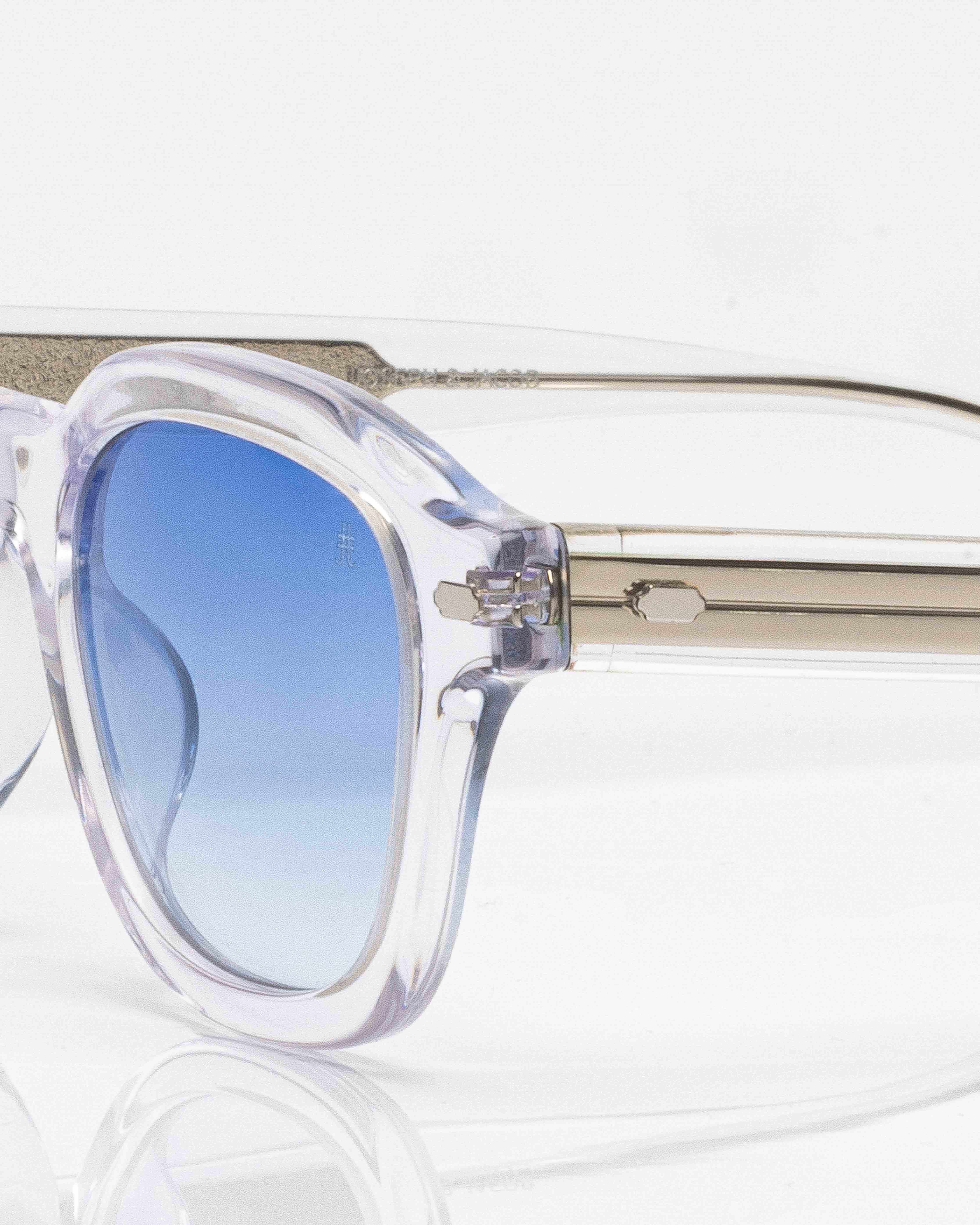 Transparent and Silver - Gradient Blue / Transparent et Argent - Dégradé bleu / Sunglasses / Solaire